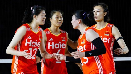 3-1！世锦赛16强出炉，黑马创造出线奇迹，中国女排全力避开巴西