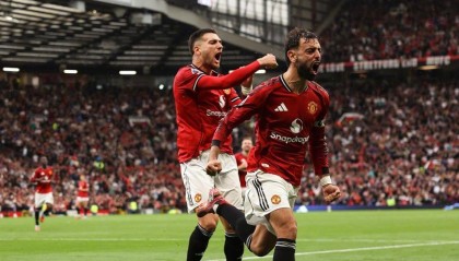 补时绝杀！曼联太难了！3:2惨胜弱旅，B费拯救阿莫林，激情滑跪！